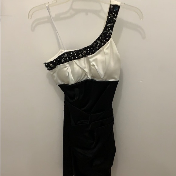 BRAND NEW! BETSY & ADAM Cocktail/Prom Dress - Picture 1 of 6